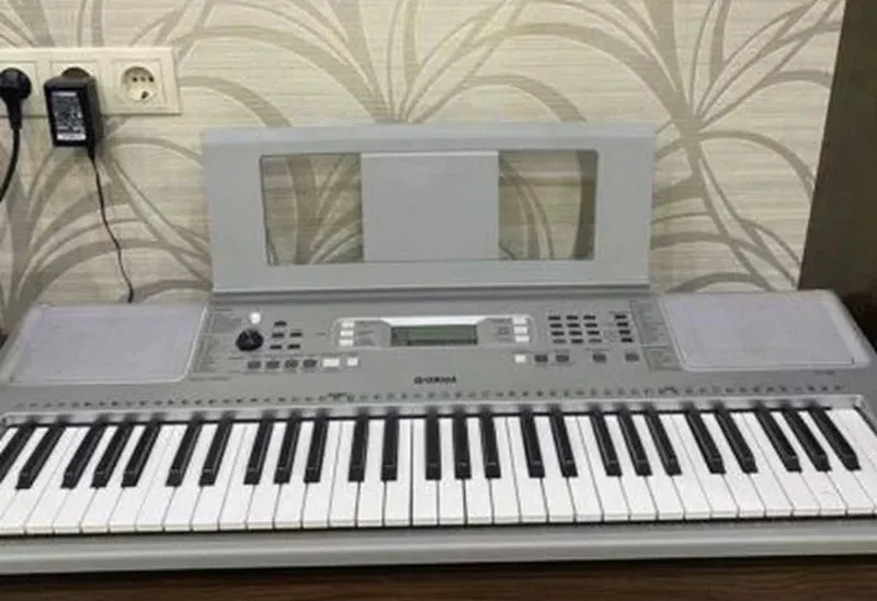 Продаётся синтезатор Yamaha ypt 360 в отличном состоянии.