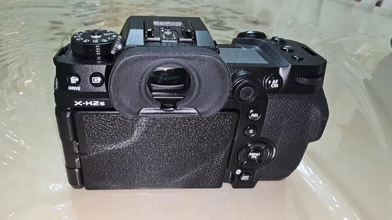 Fujifilm XH2s + Sigma 18-50mm F 2.8 DC DN 2 900 у.е. Состояние новый 1