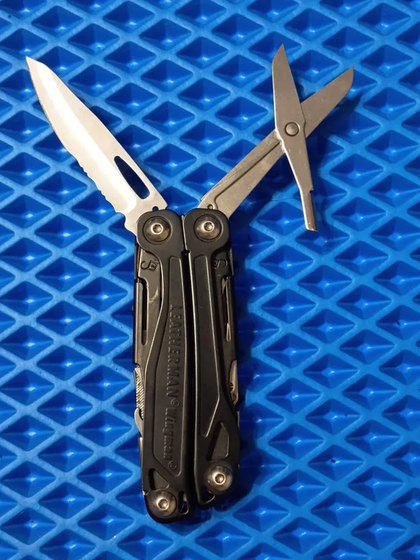 Продам мультитул Leatherman Wingman 3 Продам мультитул Leatherman Wingman 3