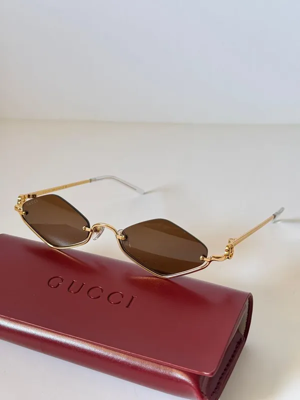 Quyoshdan himoya ko‘zoynaklari Gucci (original emas) 1