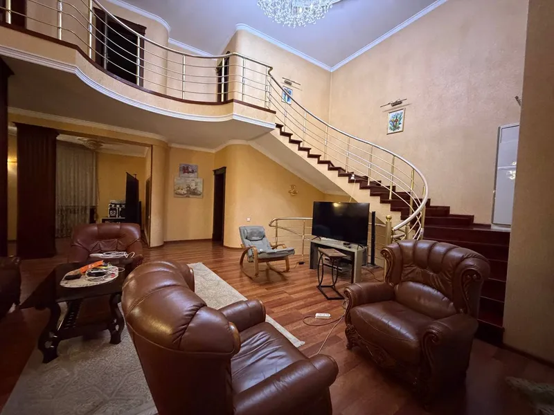 580 m² uy sotiladi, Yakkasaroy tumani · ID 43086 3 580 m² uy sotiladi, Yakkasaroy tumani · ID 43086 3