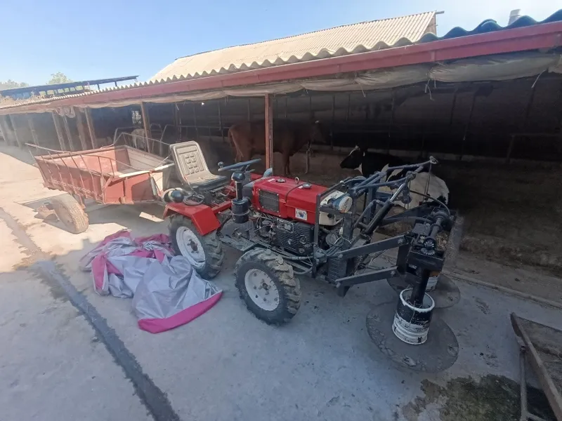 Mini trakter sotiladi srochna 1105 1 Mini trakter sotiladi srochna 1105 1