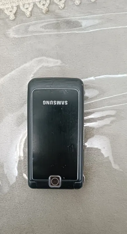 Samsung S3600 knopkali telefon sotiladi