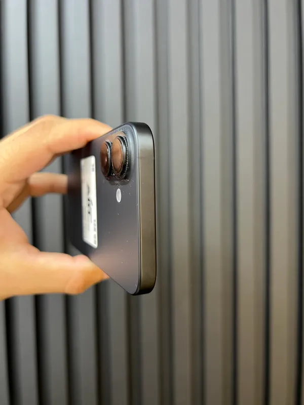 iPhone 16 5