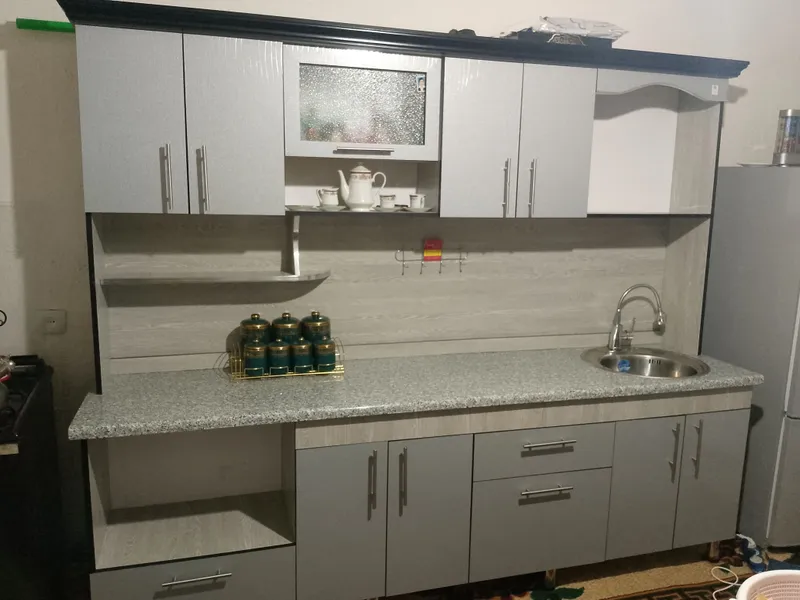 alo darajada kuxnniy mebel sotiladi