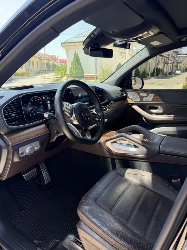 Mercedes Benz GLS 580 AMG — фото 6