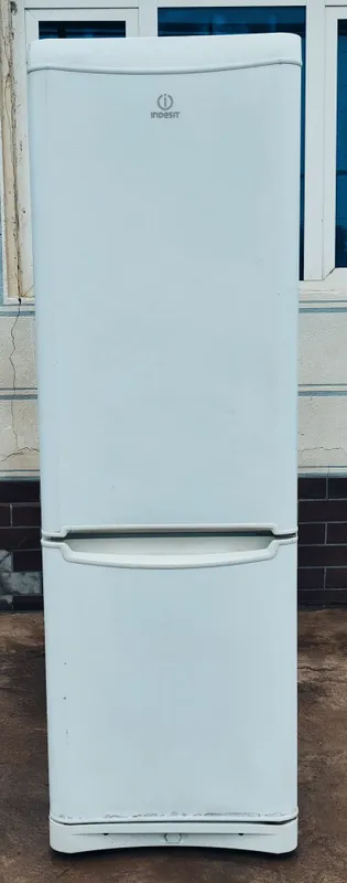 Холоделник INDESIT