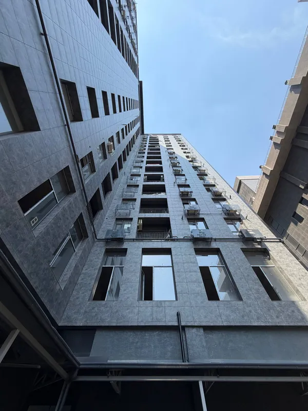 Продаётся 4-комнатная квартира в ЖК Black Tower 2