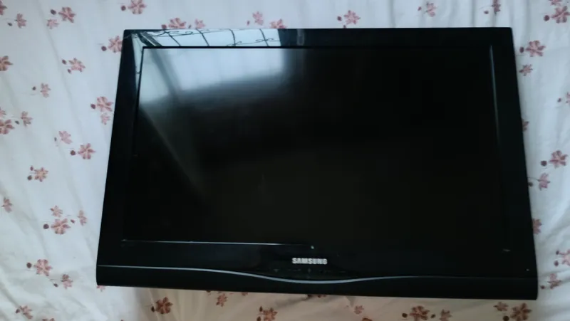 Televizor SAMSUN.Razmer:32.