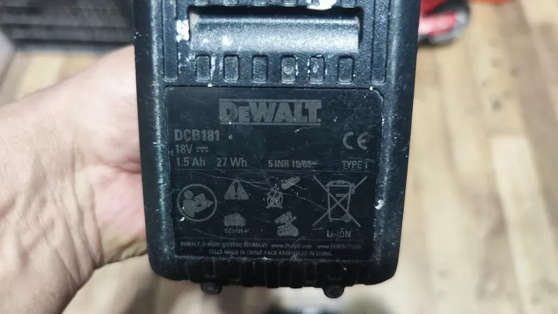 DEWALT 18 v drel — фото 3