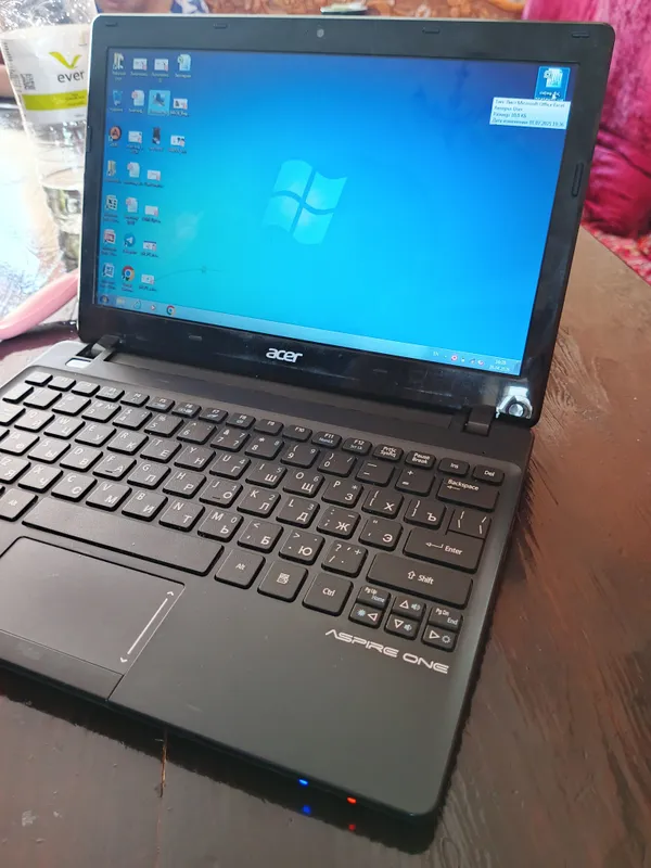 Нетбук Acer Aspire One 725