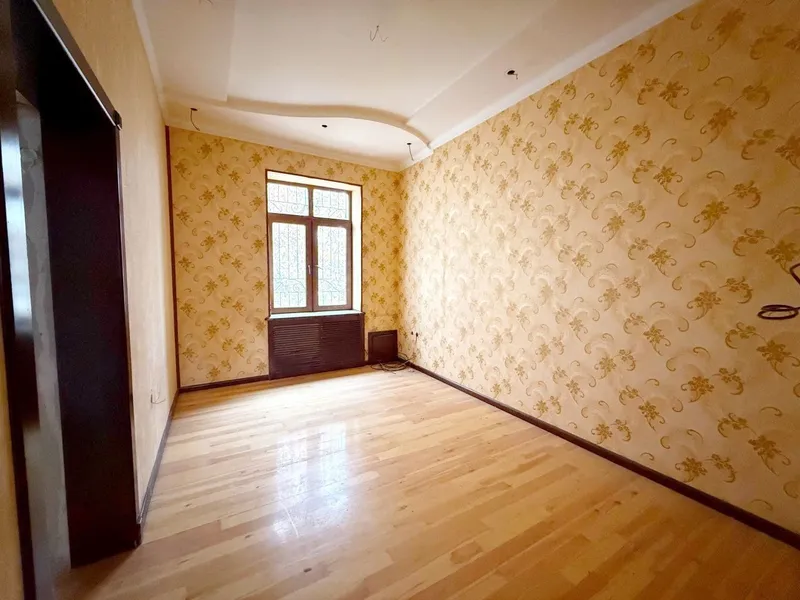 Продаётся 4-комнатная квартира, 100 м² (4/4) 2 Продаётся 4-комнатная квартира, 100 м² (4/4) 2