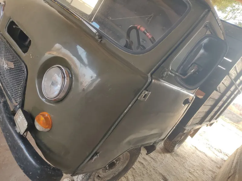 Uaz sotiladi yurib turgan ishgga tayyor moshina