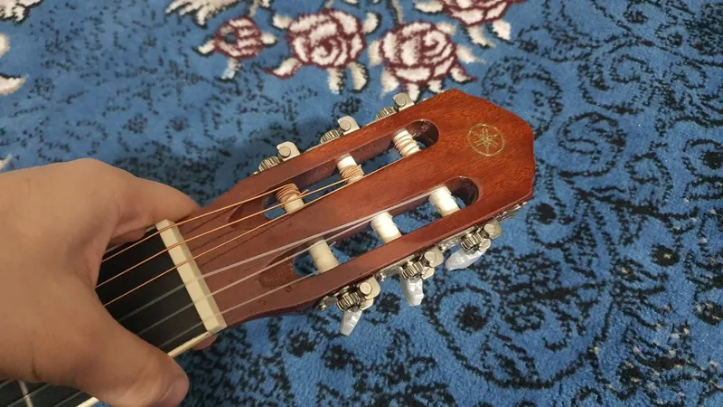 Гитара YAMAHA - Gitara — фото 1