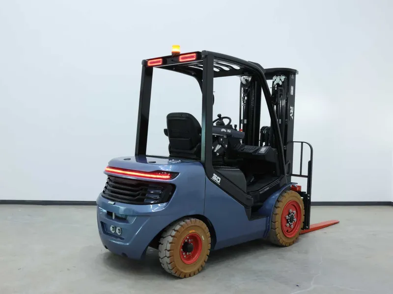 Вилочный электро погрузчик /Автокара Royal Forklift 3 тонны / 3 000 кг — фото 3