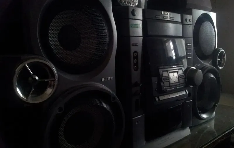 Музцентры Sony MHC-VX555 и Sony cmt-gp5