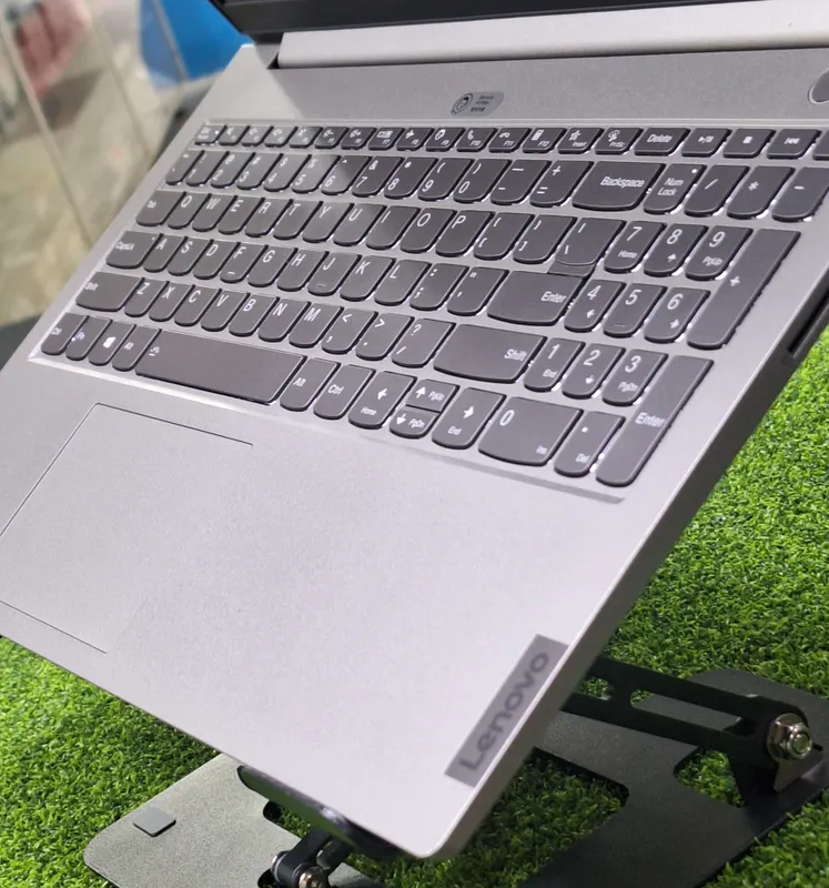 Lenovo ThinkBook 15.6 IPS Ryzen 5 4600U 8GB  256GB 2
