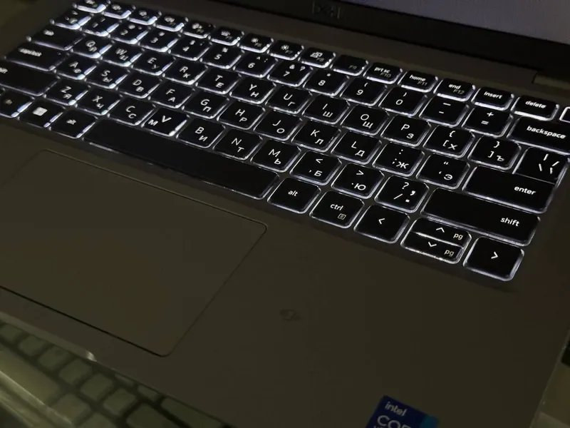 DELL noutbuk intel core i7 11-gn 16/256 gb