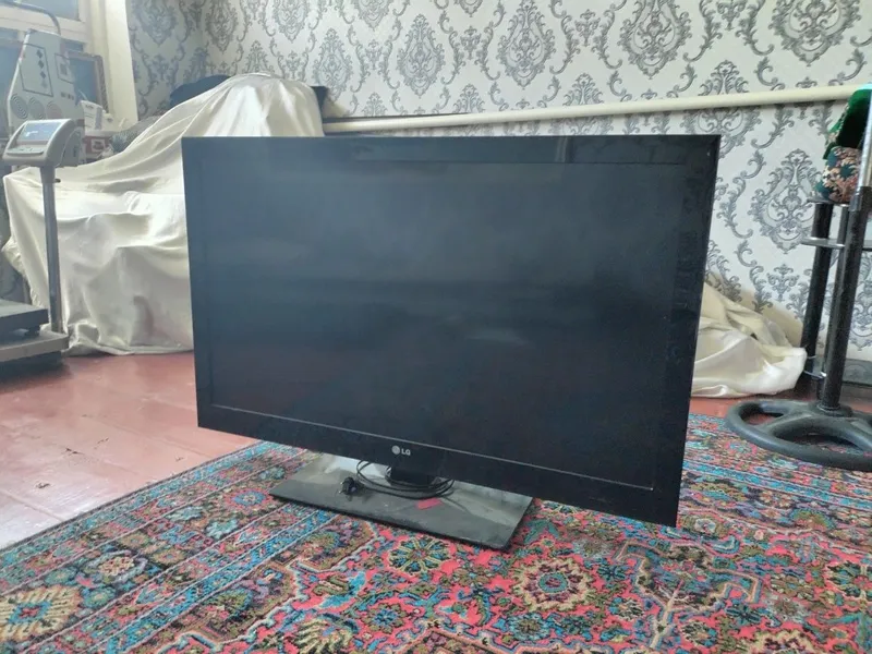 LG телевизор сатылады бахасы келисимли ислеп турыпты хеш кандай айбы ж
