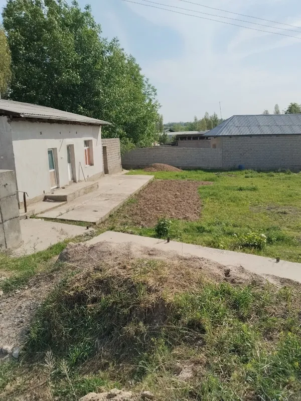Yangiyo'lda trassa bo'yida yer sotiladi