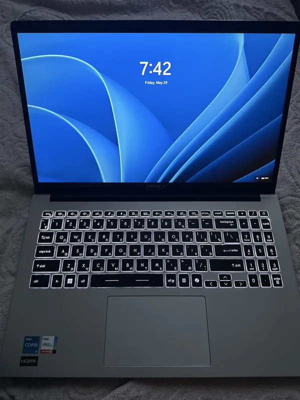 MSI Modern 15 F13MG-898XUZ 1334 U 16GM RAM 512GB C DISK15,6 UHD Silver