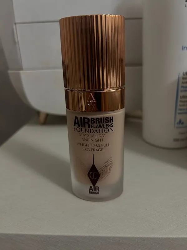 тональный крем charlotte tilbury