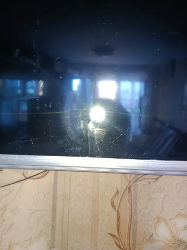 PREMER 43 LIK SMART TV EKRAN SINIB QOLGAN XOLOS