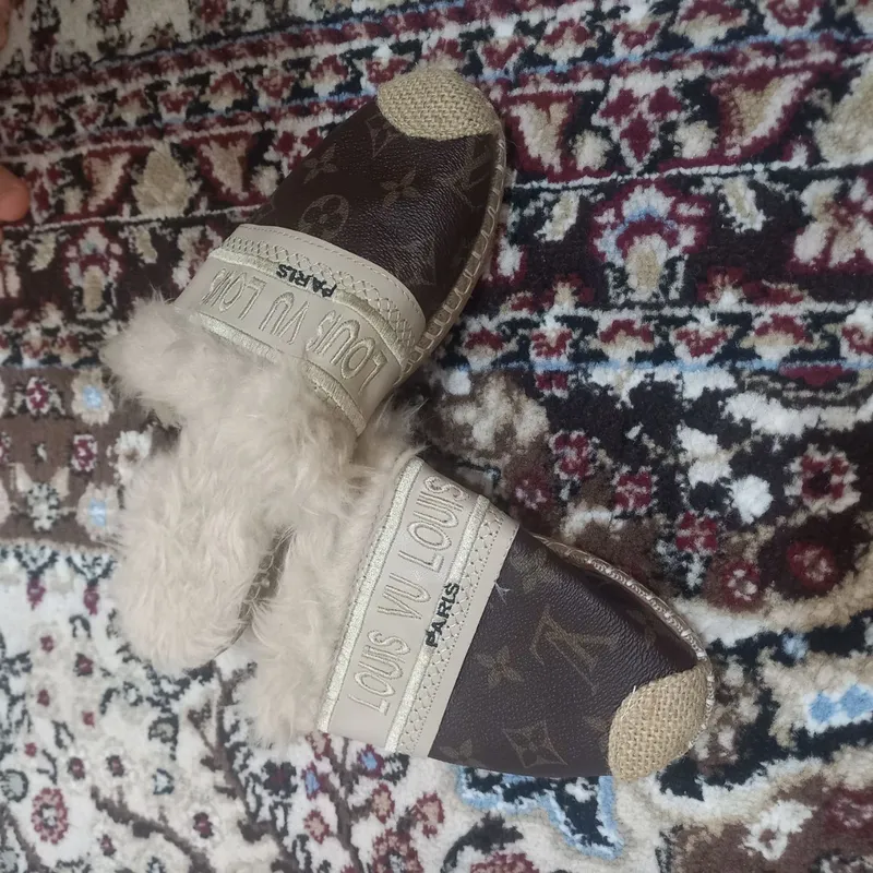 ayollar oyoq kiymi 37 razmer 2