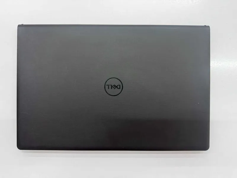 Ноутбук DELL Vostro 3520 Ноутбук DELL Vostro 3520