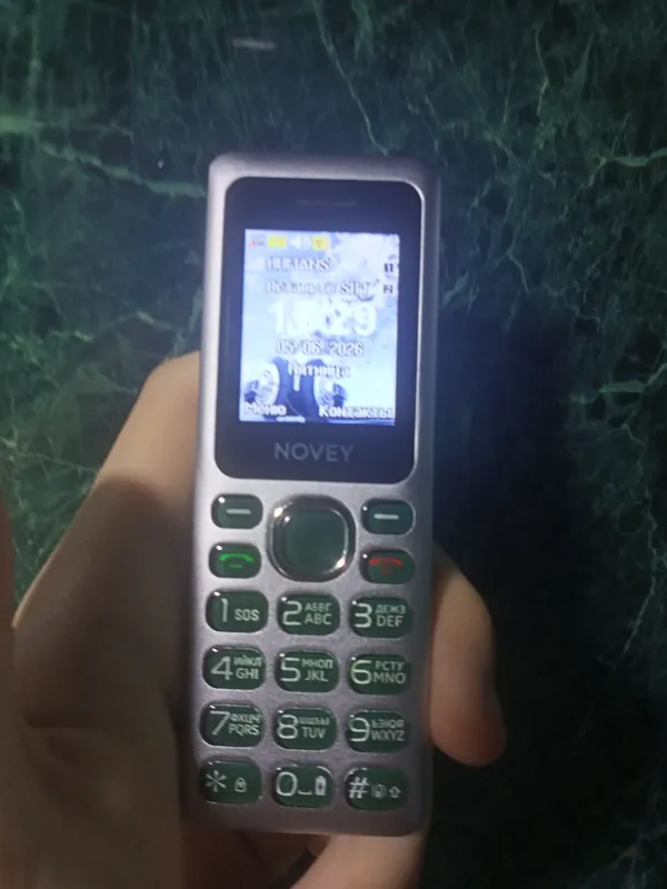 Кнопочный Novey M050