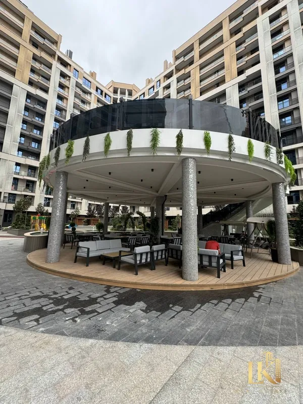 2-комнатная квартира в ЖК Imperial Club City (Юнусабад), балкон, вид во двор — фото 7
