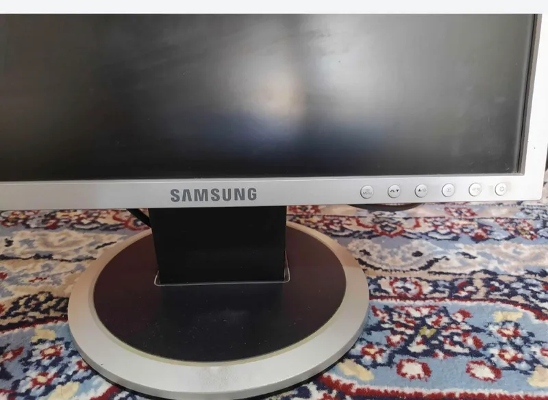 Samsung kompyuter monitori 2 Samsung kompyuter monitori 2