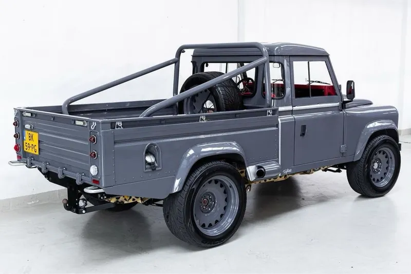 Land Rover Defender 110 продаётся 5