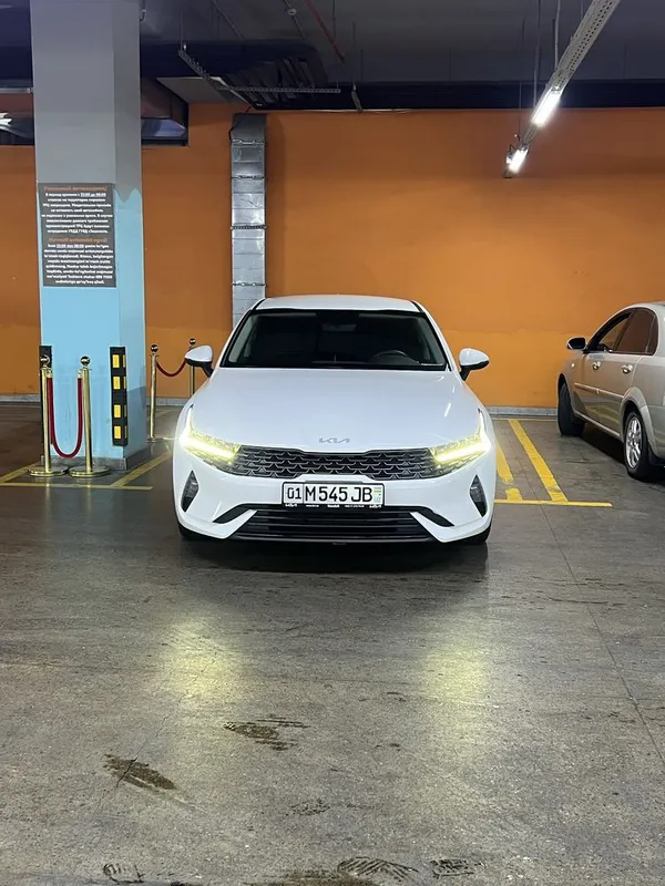 Kia K5 sotiladi. 1 Kia K5 sotiladi. 1