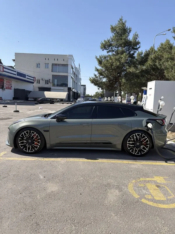 Продаю свой Zeekr 001 рест 2024 года выпуска — фото 2