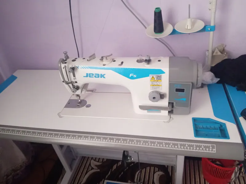 jeak F5 tikuv mashinasi va averlogi F4  6.500