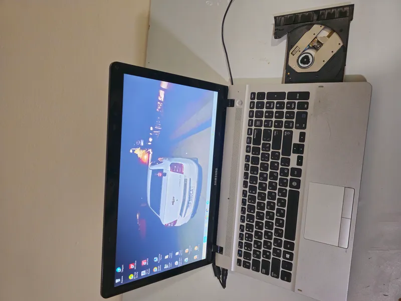 SAMSUNG NOUTBOOK 2 SAMSUNG NOUTBOOK 2