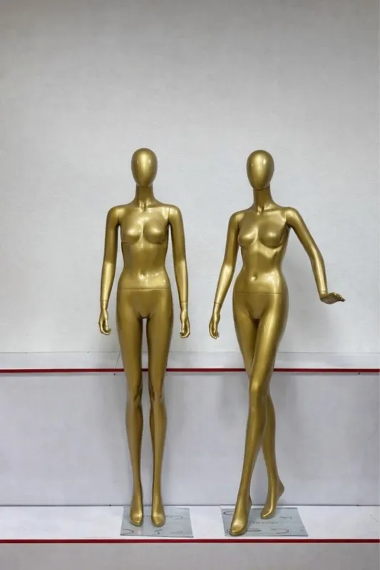 Maneken keng assartimentda — фото 3