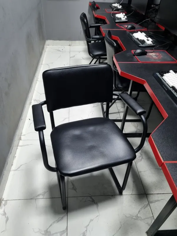 Ofis ruchkali stoli sotiladi Ofis ruchkali stoli sotiladi