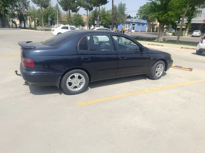 Toyota carina e 1996 yil