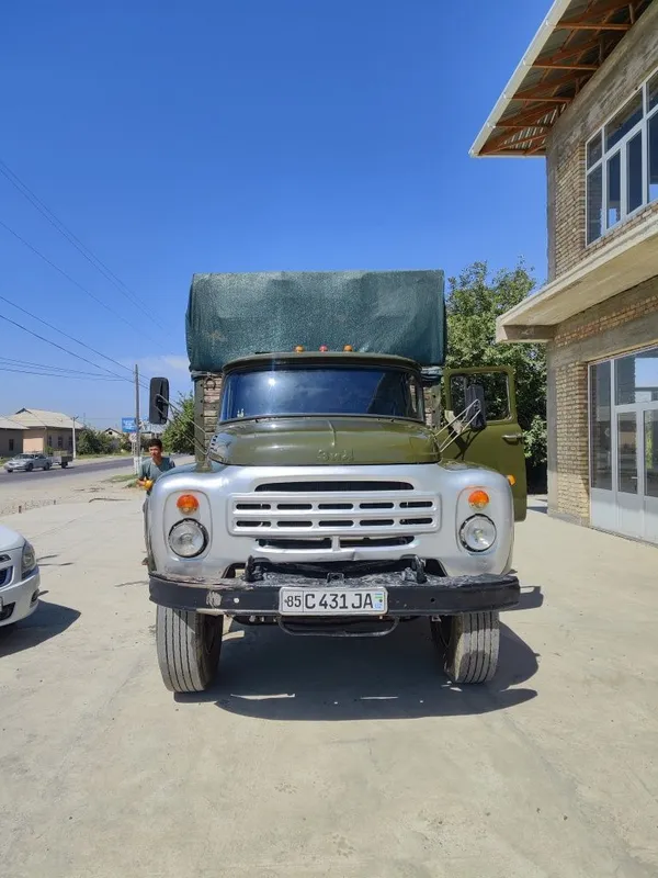 Zil 130 sotiladi