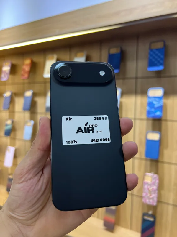Iphone Air qora