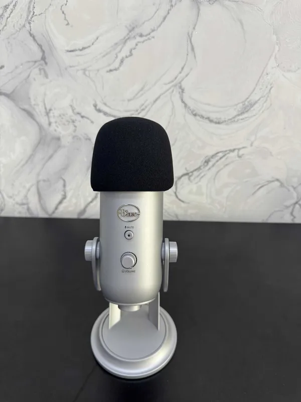 Studiya Mikrofoni Blue Yeti USB — qutisi va foam himoyasi bilan