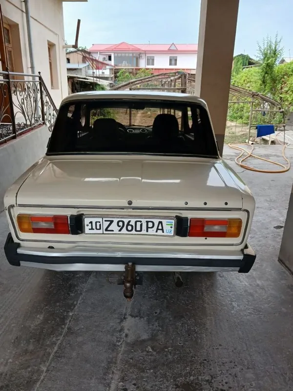 Vaz 2106 sotiladi. 2