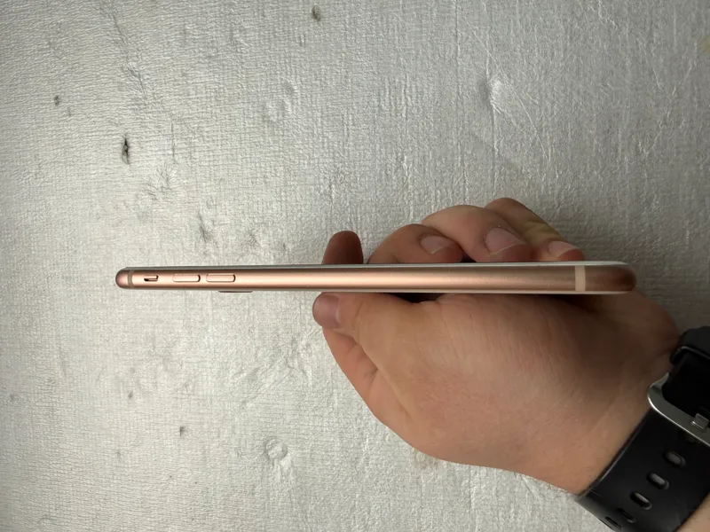 iPhone 8+ 64 GB sotiladi 4 iPhone 8+ 64 GB sotiladi 4