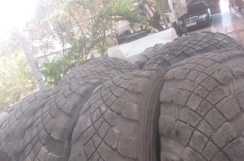 KamAZ yo‘ltanlamas avtomobili uchun shinalar sotiladi 4 KamAZ yo‘ltanlamas avtomobili uchun shinalar sotiladi 4