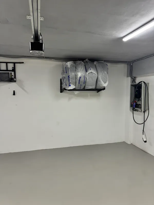 Premium toifadagi zamonaviy garaj sotiladi 3