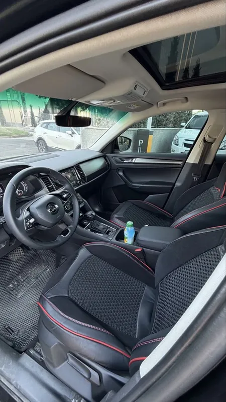 Чёрная Skoda Kodiaq 2021 года 5 Чёрная Skoda Kodiaq 2021 года 5