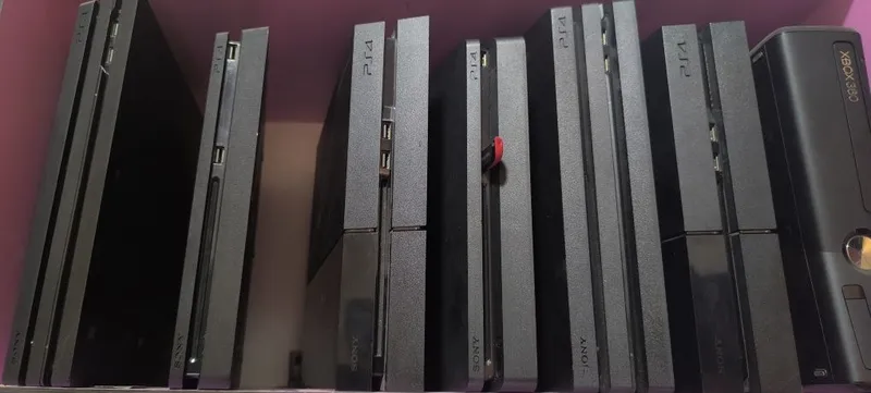 Playstation 4 lar sotiladi