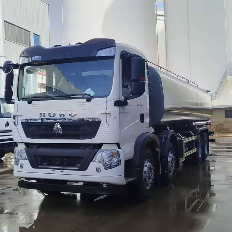 Howo 8x4 30000L Yangi Vodovoz Водовоз (поливомоечная машина) — фото 1